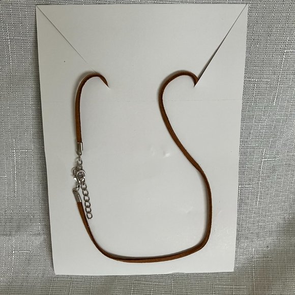 Hammered Copper Disk Necklace - Picture 3 of 3